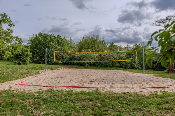 Ihr eigener privater Volleyballplatz