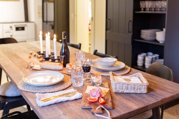 Für den besonderen Tisch - Keramik Geschirr und goldenes Besteck von House doctor