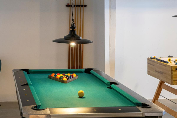 Ihr eigener privater Billard & Tischkicker
