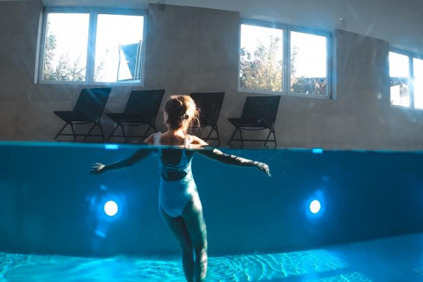 Der Eigentümer in der Nähe ein Schwimmbad. Dort können Sie sich exklusiv einmieten