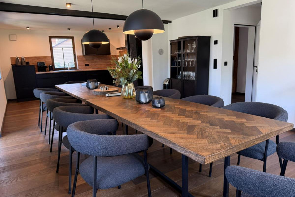 Hier wird Tafeln zu einem Fest